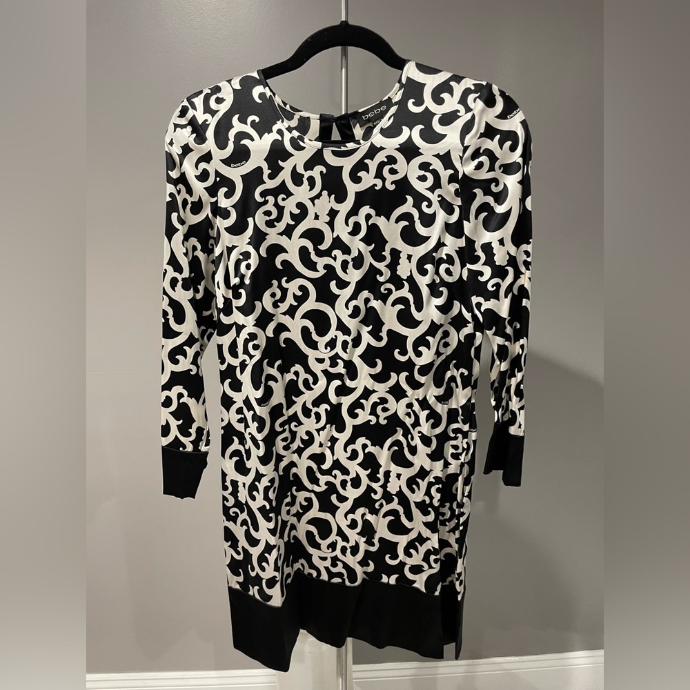 USED! Bebe Cocktail Dress Silk in Black and Silver Size small